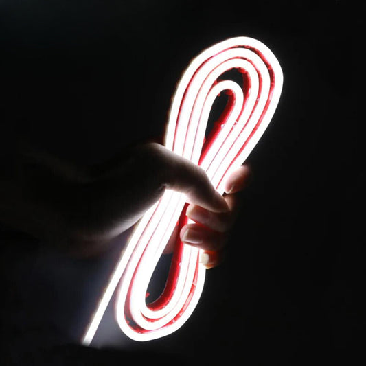 車のボンネットのライトバンド