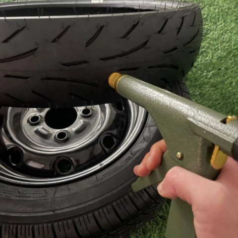 タイヤ修理キット — 迅速かつ効果的なソリューション