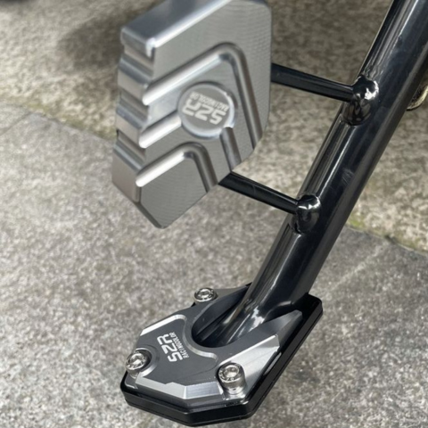 Support De Stationnement Pour Moto Et Trottinettes — Stable Et Pratique