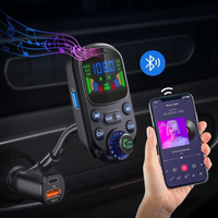 Multifunkční FM vysílač do auta — Hudba & Hlasový asistent 